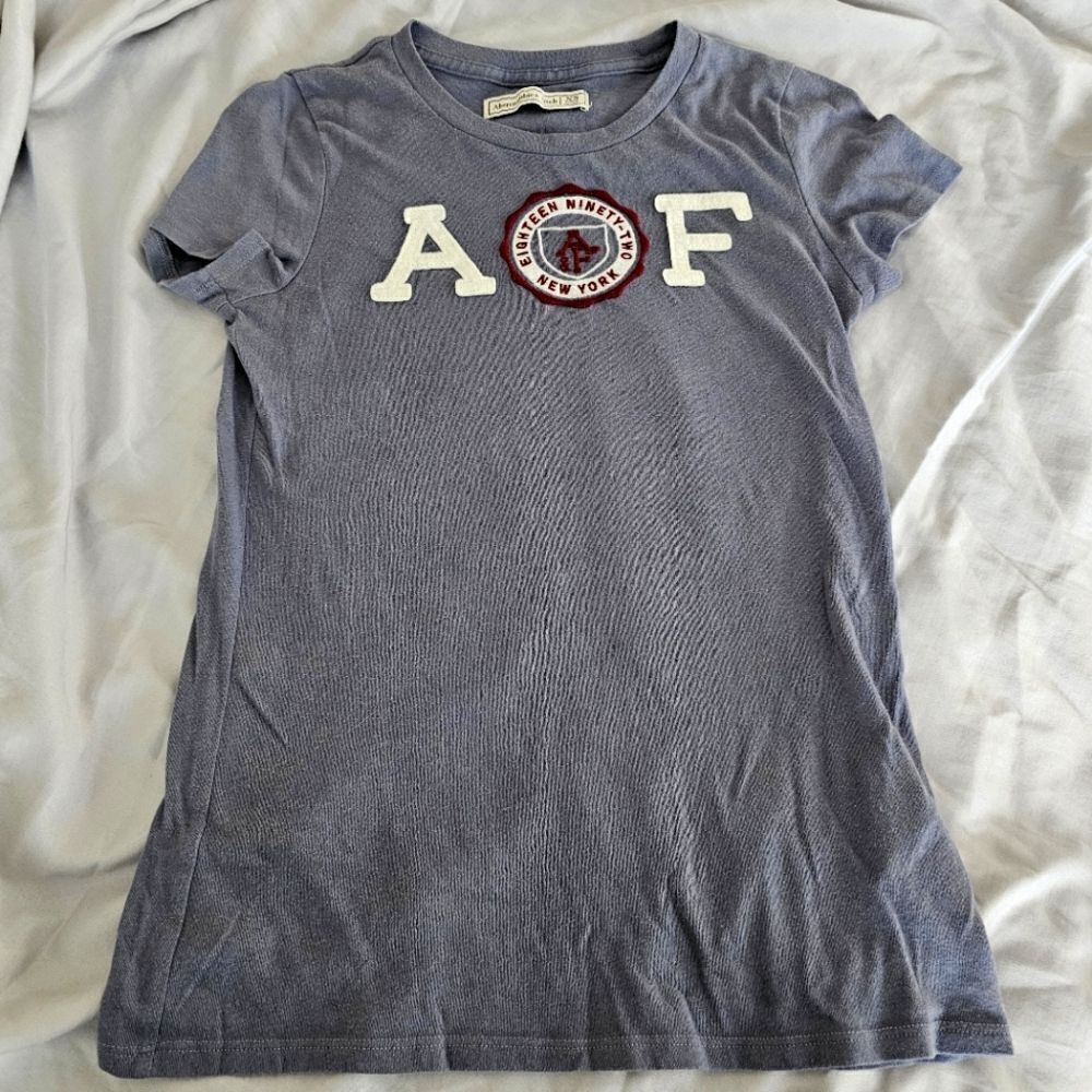 Abercrombie and Fitch Juniors Tshirt XS